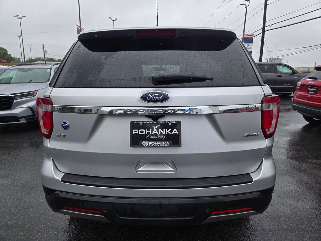 Used 2019 Ford Explorer XLT w/ Equipment Group 202A AWD/4WD image 6