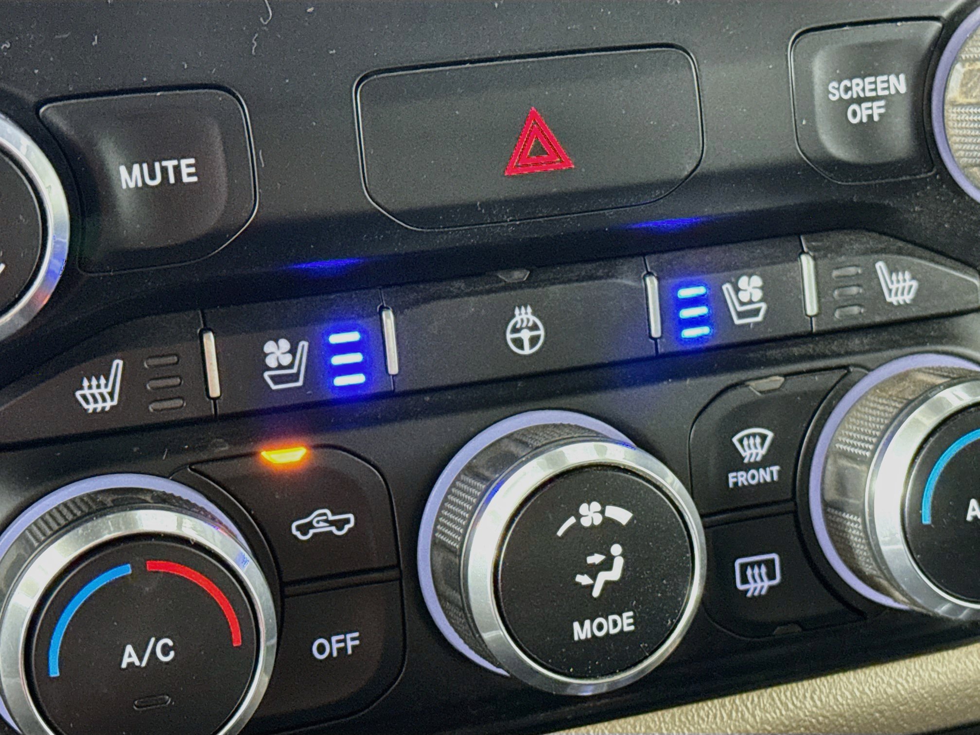 Used 2019 RAM 1500 Laramie AWD/4WD image 20