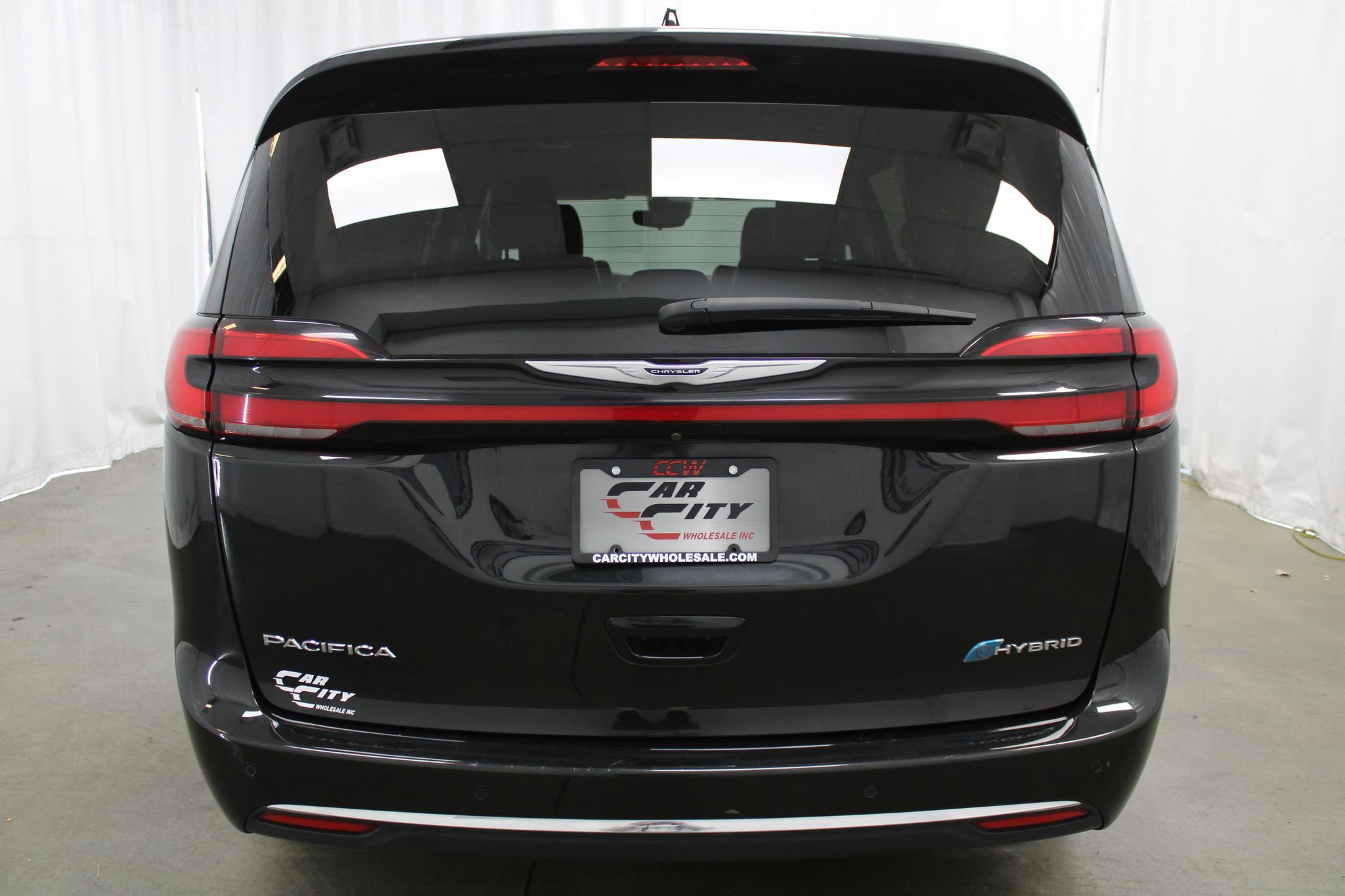 Used 2024 Chrysler Pacifica Select image 6