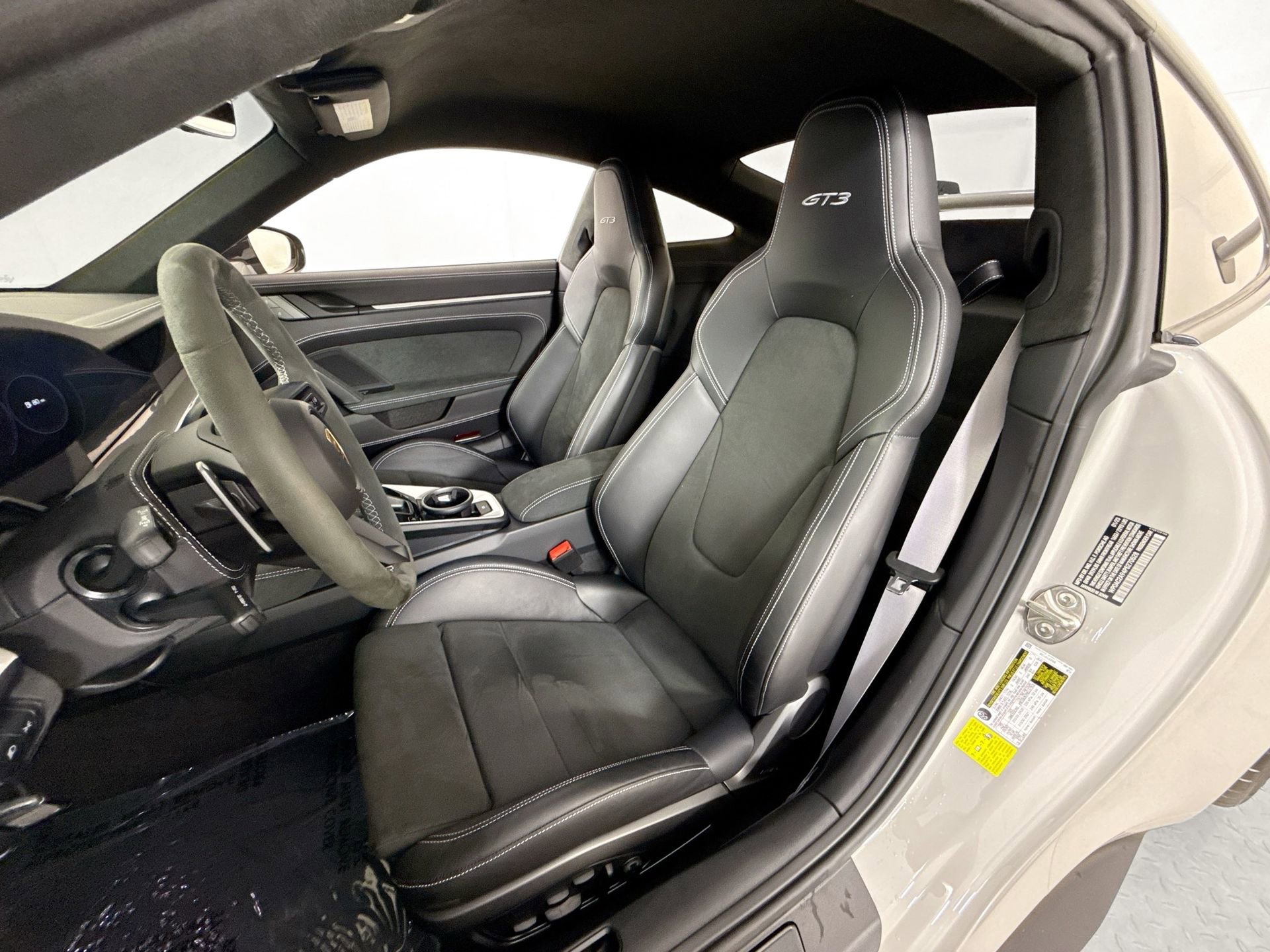 Used 2023 Porsche 911 GT3 RWD image 9