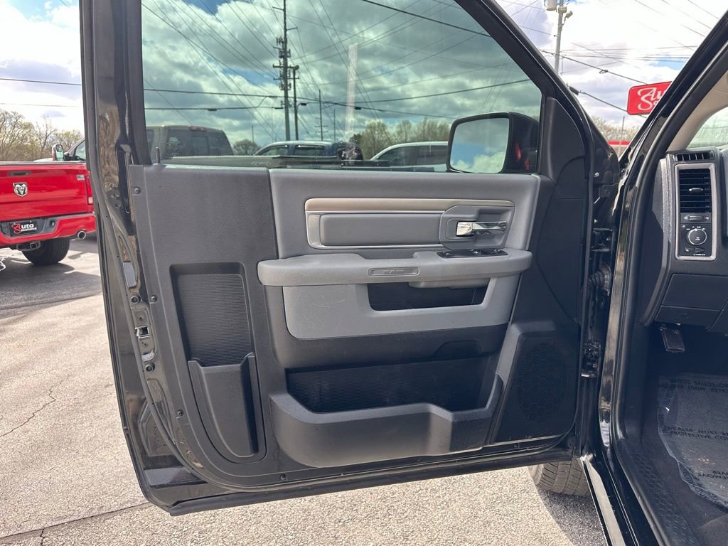 Used 2014 RAM 1500 Express RWD image 12
