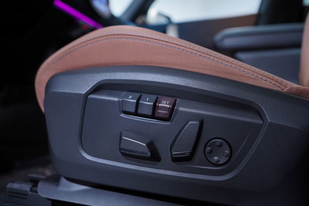 Used 2025 MINI Cooper Countryman SE w/ Comfort Package Max image 18