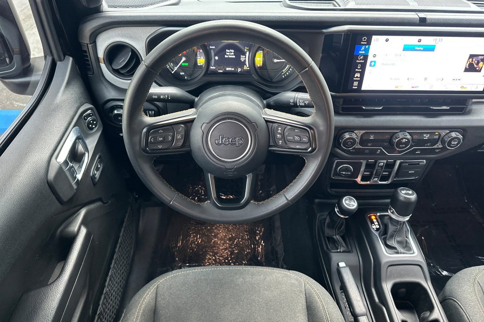 Used 2024 Jeep Wrangler Unlimited AWD/4WD image 16