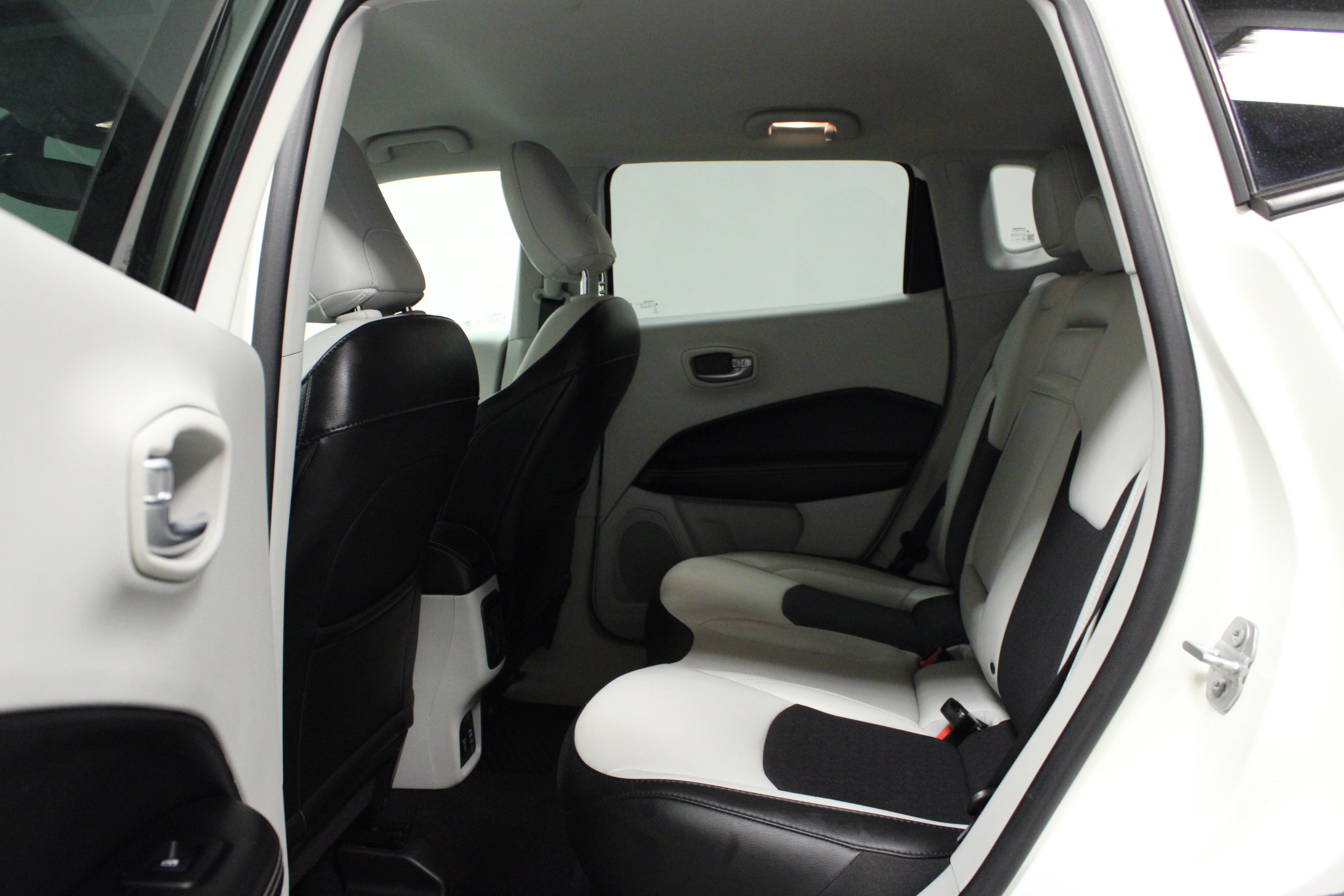 Used 2019 Jeep Compass Latitude w/ Popular Equipment Group AWD/4WD image 13