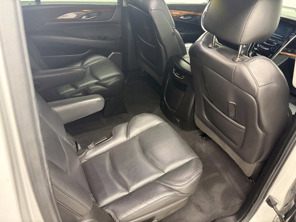 Used 2017 Cadillac Escalade ESV Luxury AWD/4WD image 39