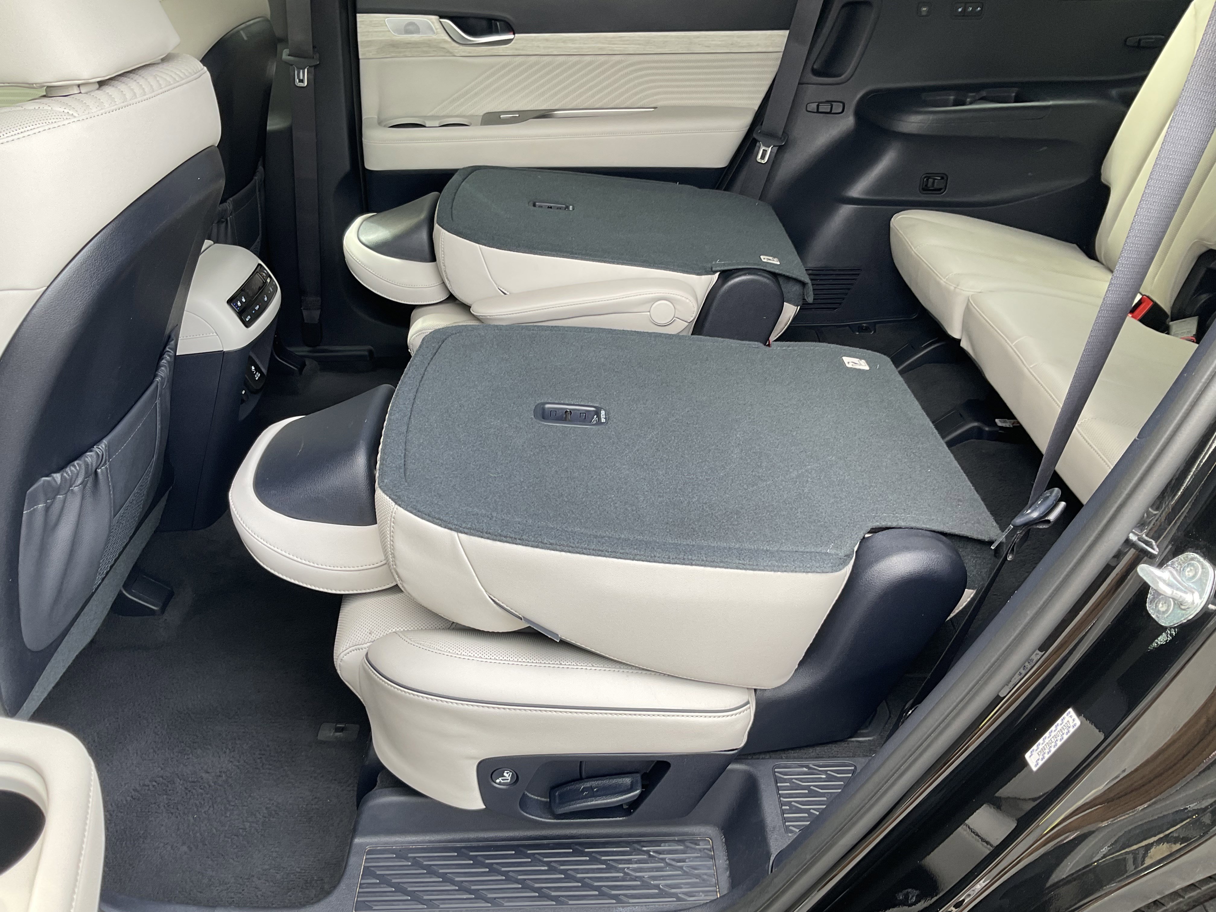 Used 2024 Hyundai Palisade Calligraphy image 49