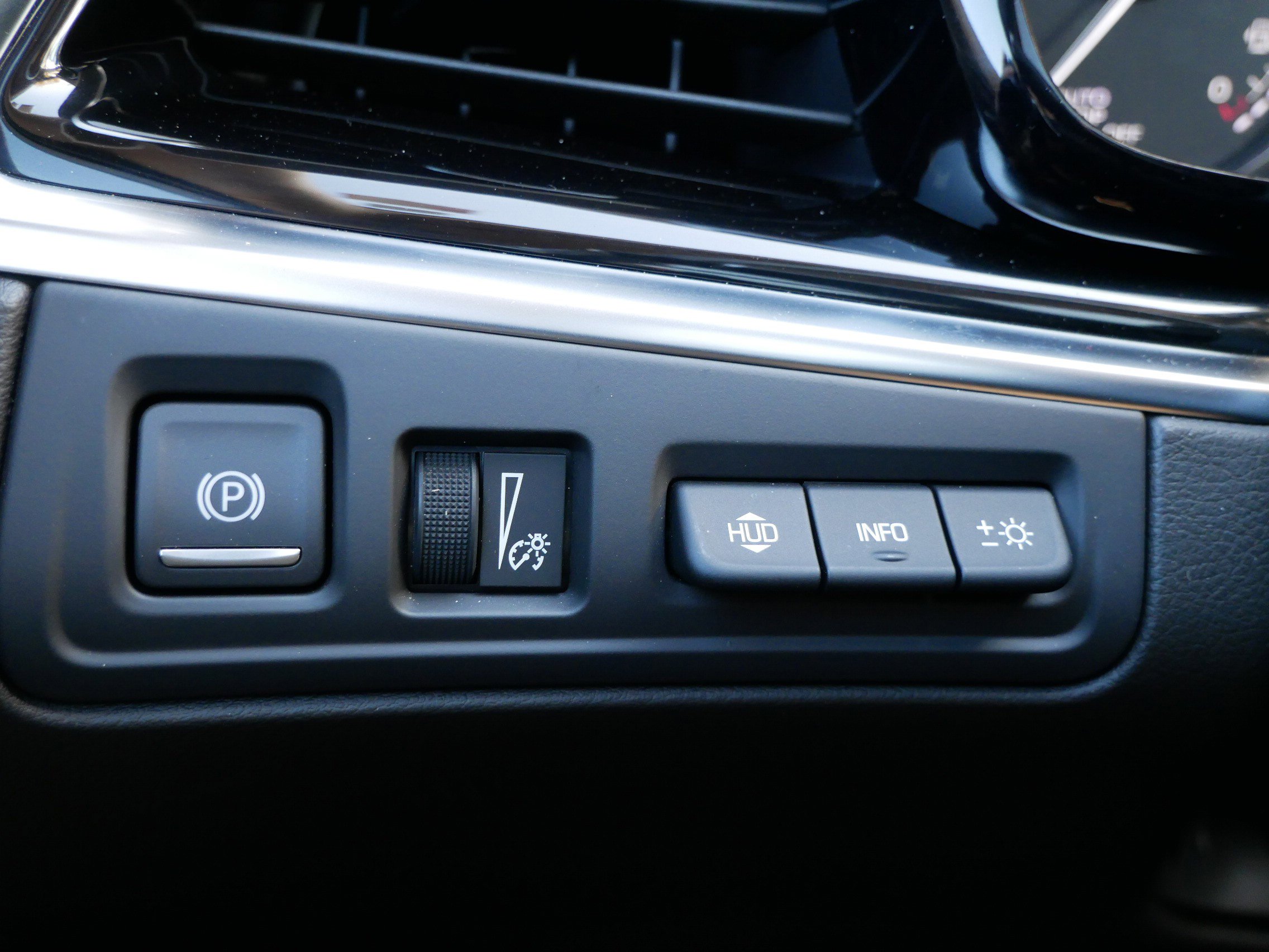 Used 2024 Cadillac XT6 Sport w/ Platinum Package image 25