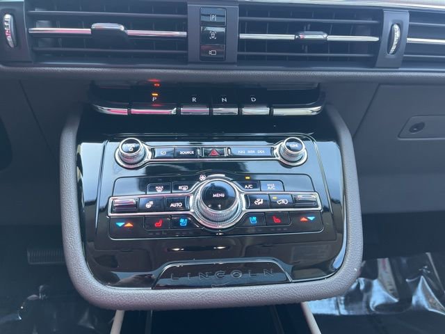 Used 2021 Lincoln Corsair AWD w/ Premium Package image 34