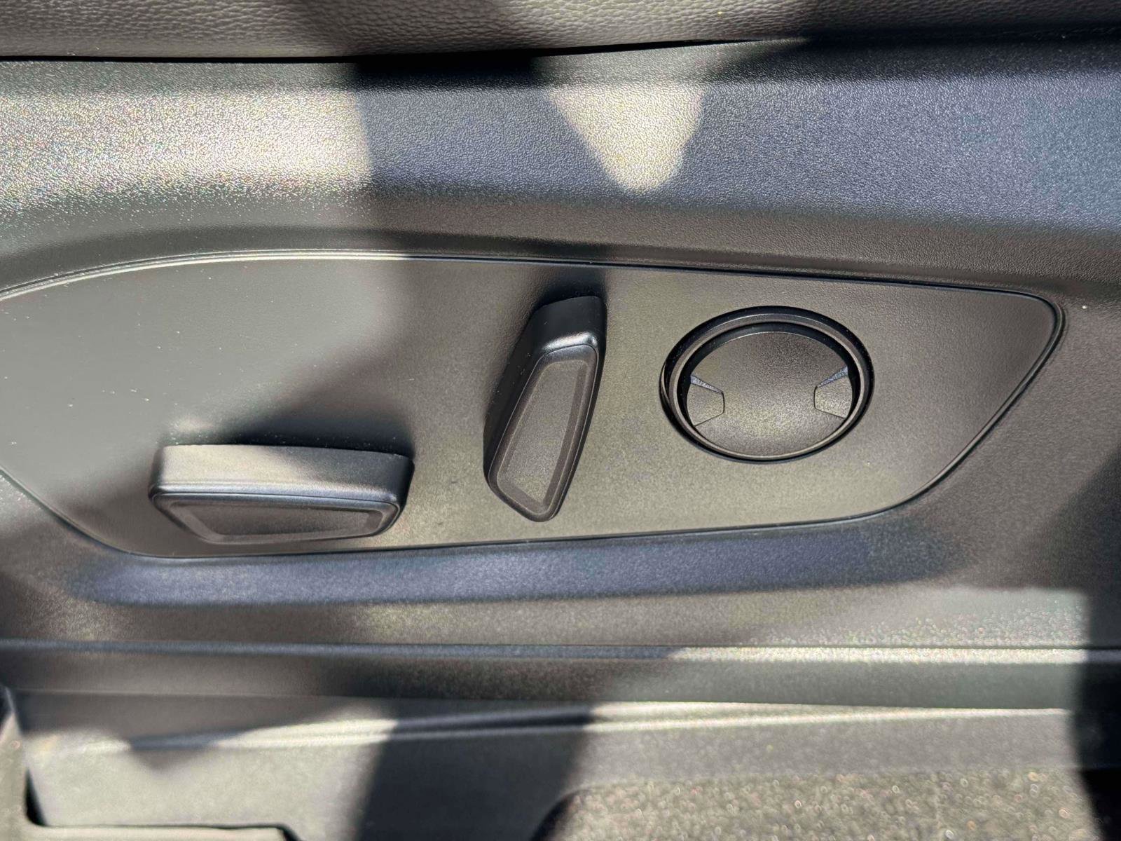 Used 2022 Ford Explorer ST w/ Equipment Group 401A image 17