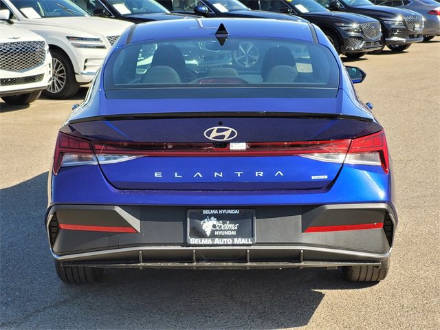 New 2025 Hyundai Elantra SEL image 5