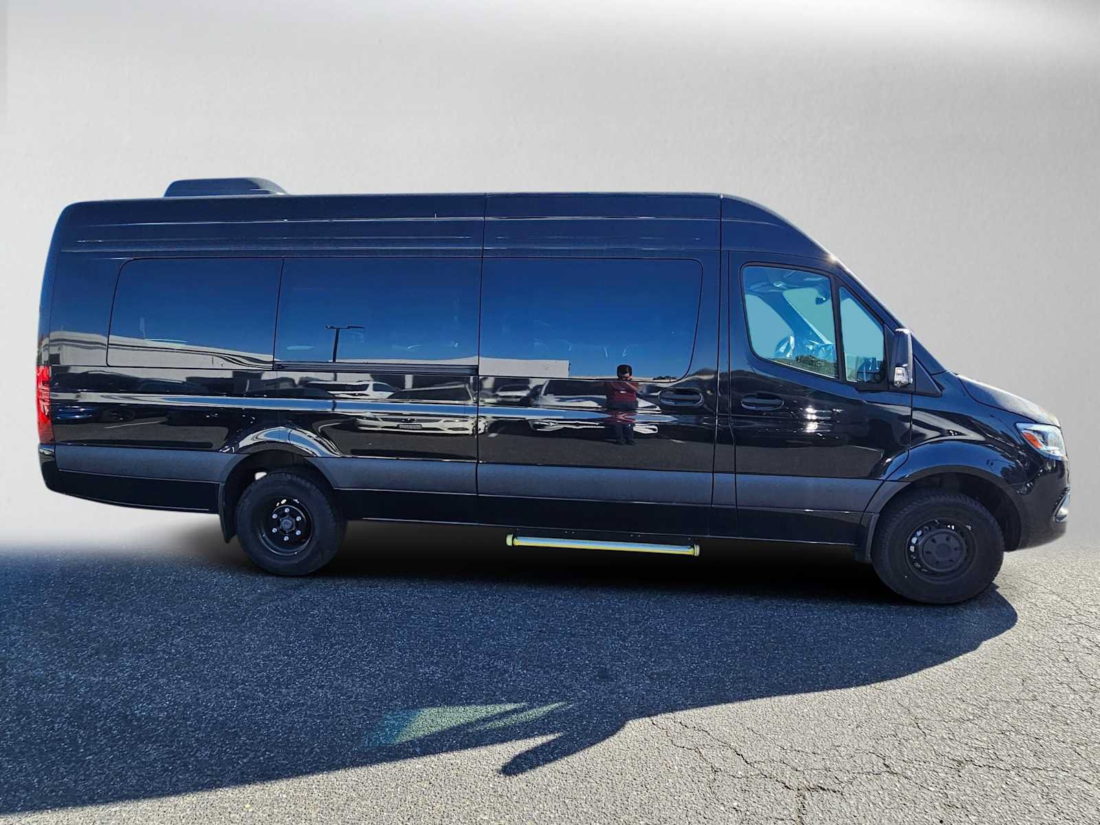 Used 2025 Mercedes-Benz Sprinter 3500 image 2