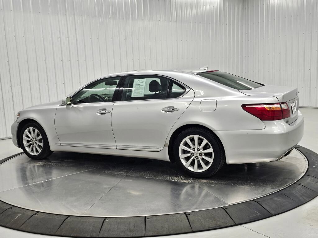 Used 2011 Lexus LS 460 L w/ Luxury Pkg image 3
