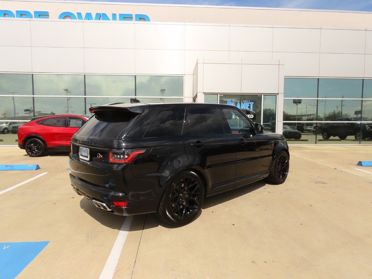 Used 2021 Land Rover Range Rover Sport SVR Carbon Edition image 14