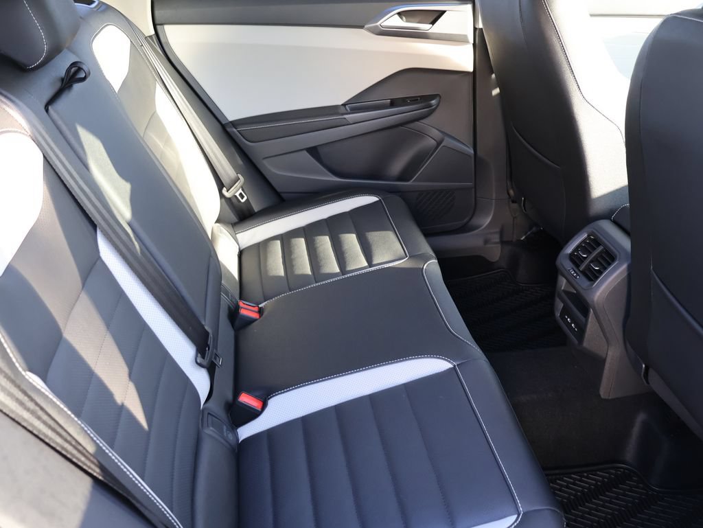 New 2026 Volkswagen Taos SEL AWD/4WD image 31
