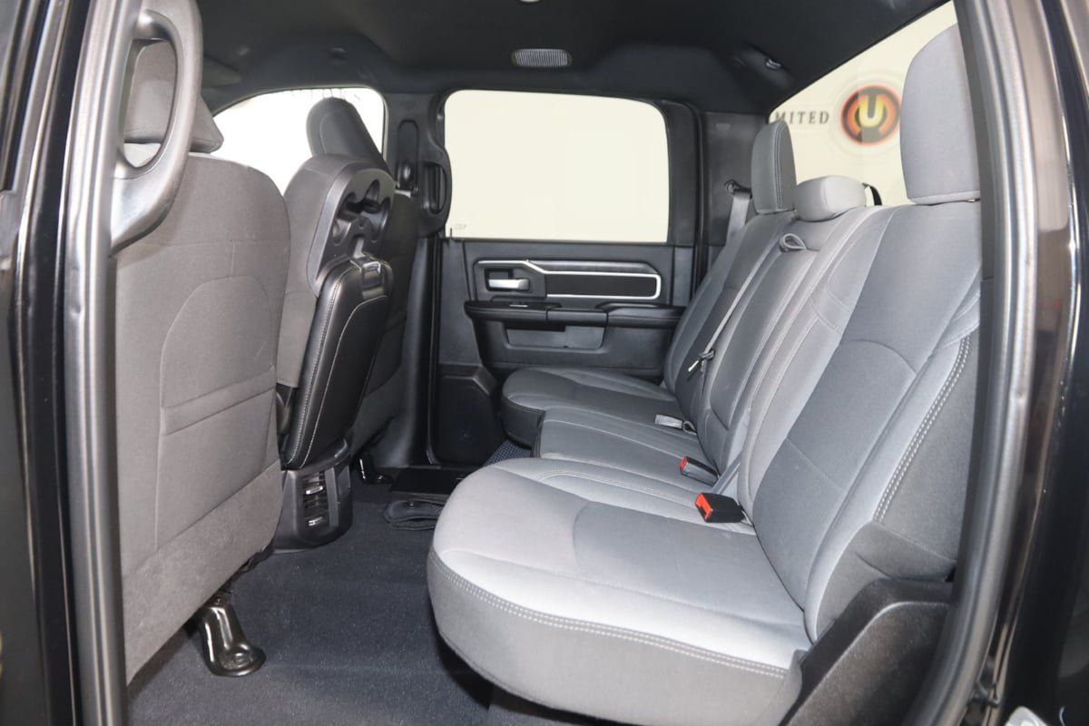 Used 2024 RAM 2500 Big Horn AWD/4WD image 37