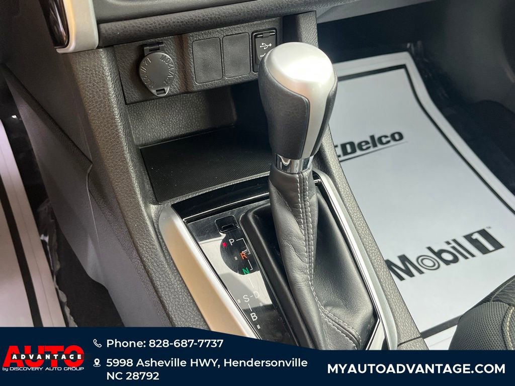Used 2019 Toyota Corolla LE image 12
