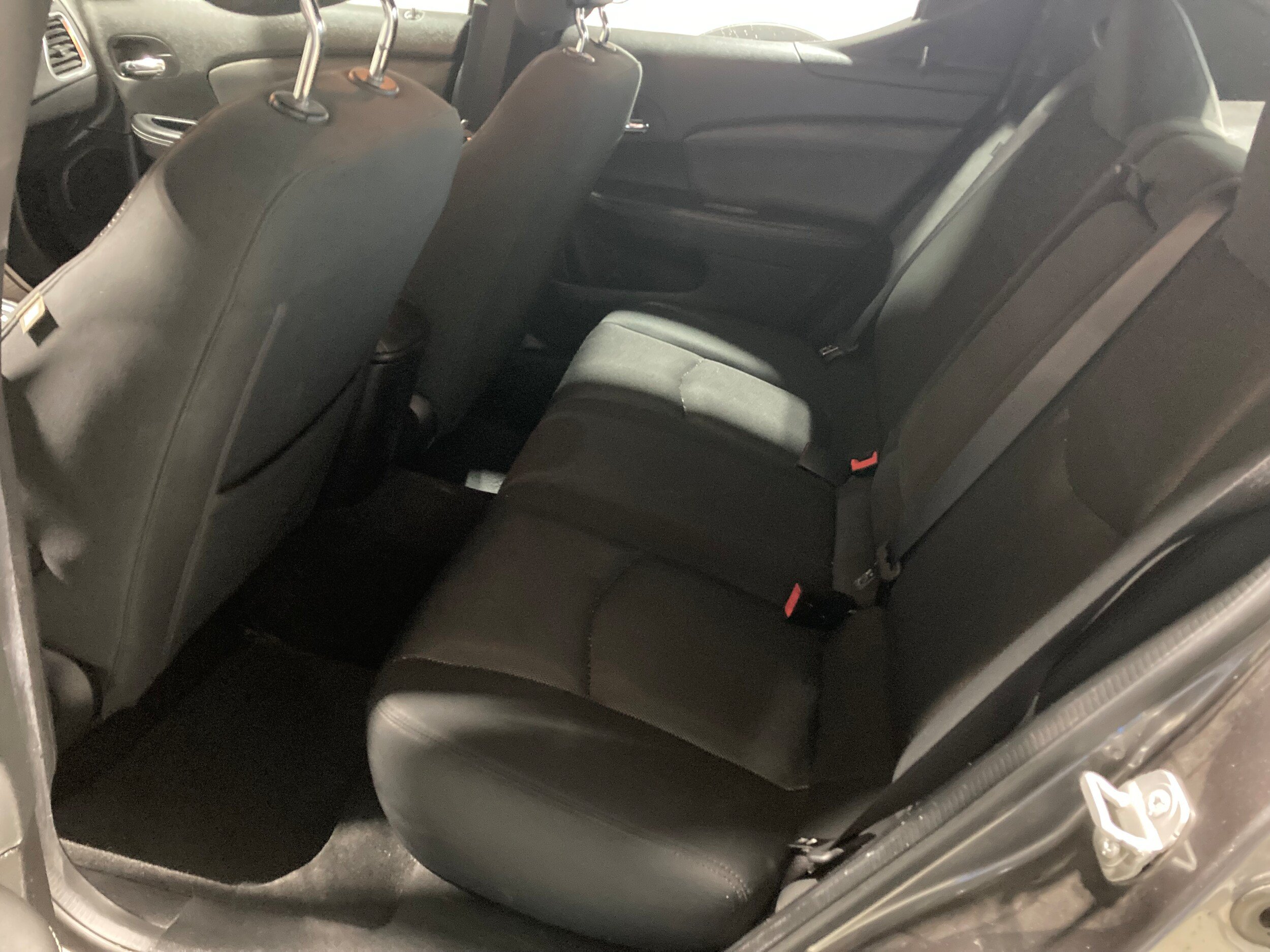 Used 2014 Dodge Avenger SE FWD image 19