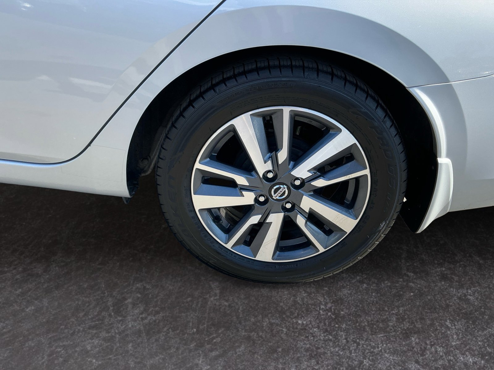 Used 2020 Nissan Versa SV w/ Trunk Package image 9