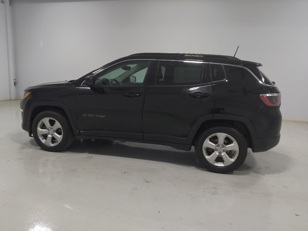 Used 2019 Jeep Compass Latitude w/ Cold Weather Group FWD image 3