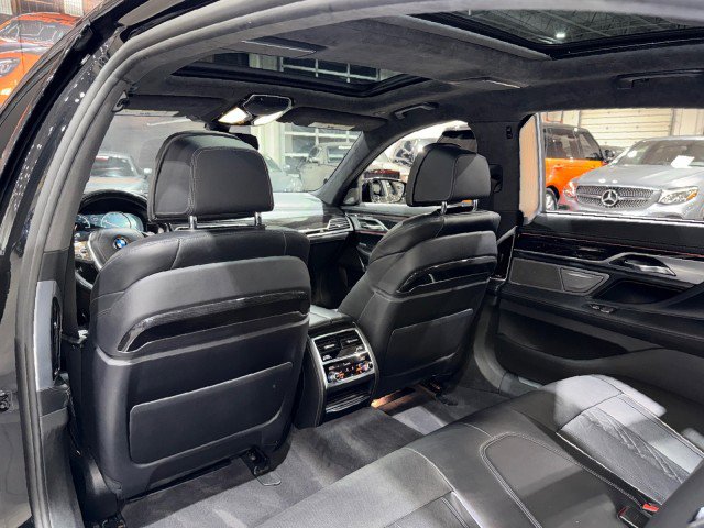 Used 2016 BMW 750i RWD image 12