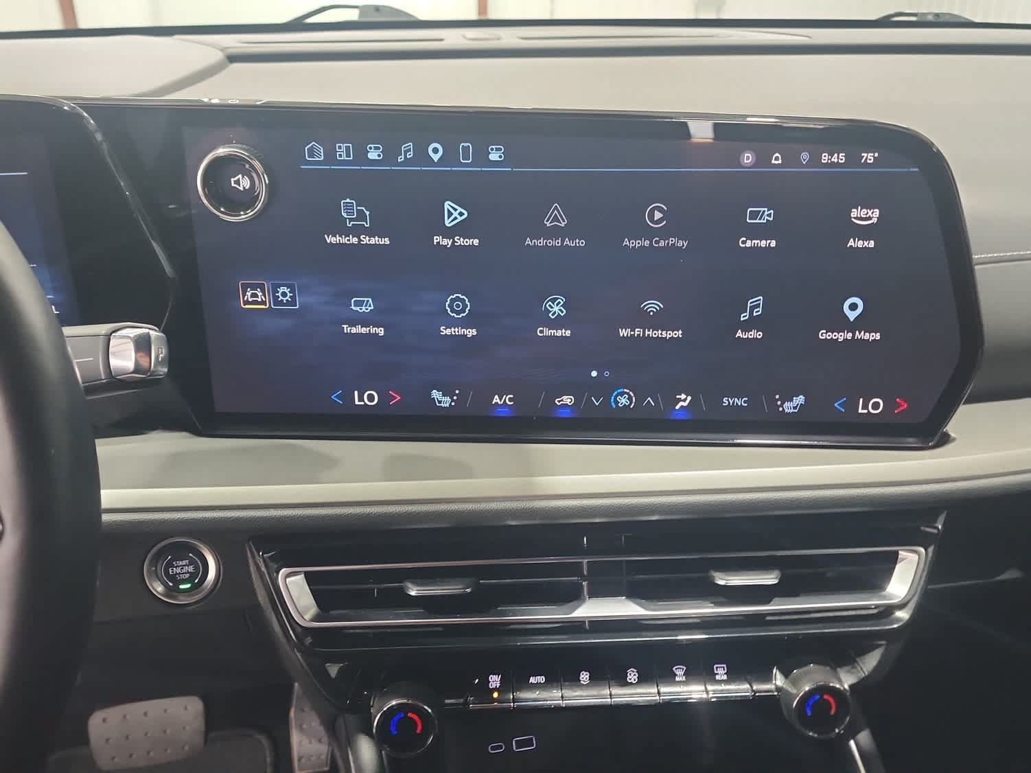 Used 2025 Chevrolet Traverse LT FWD image 26