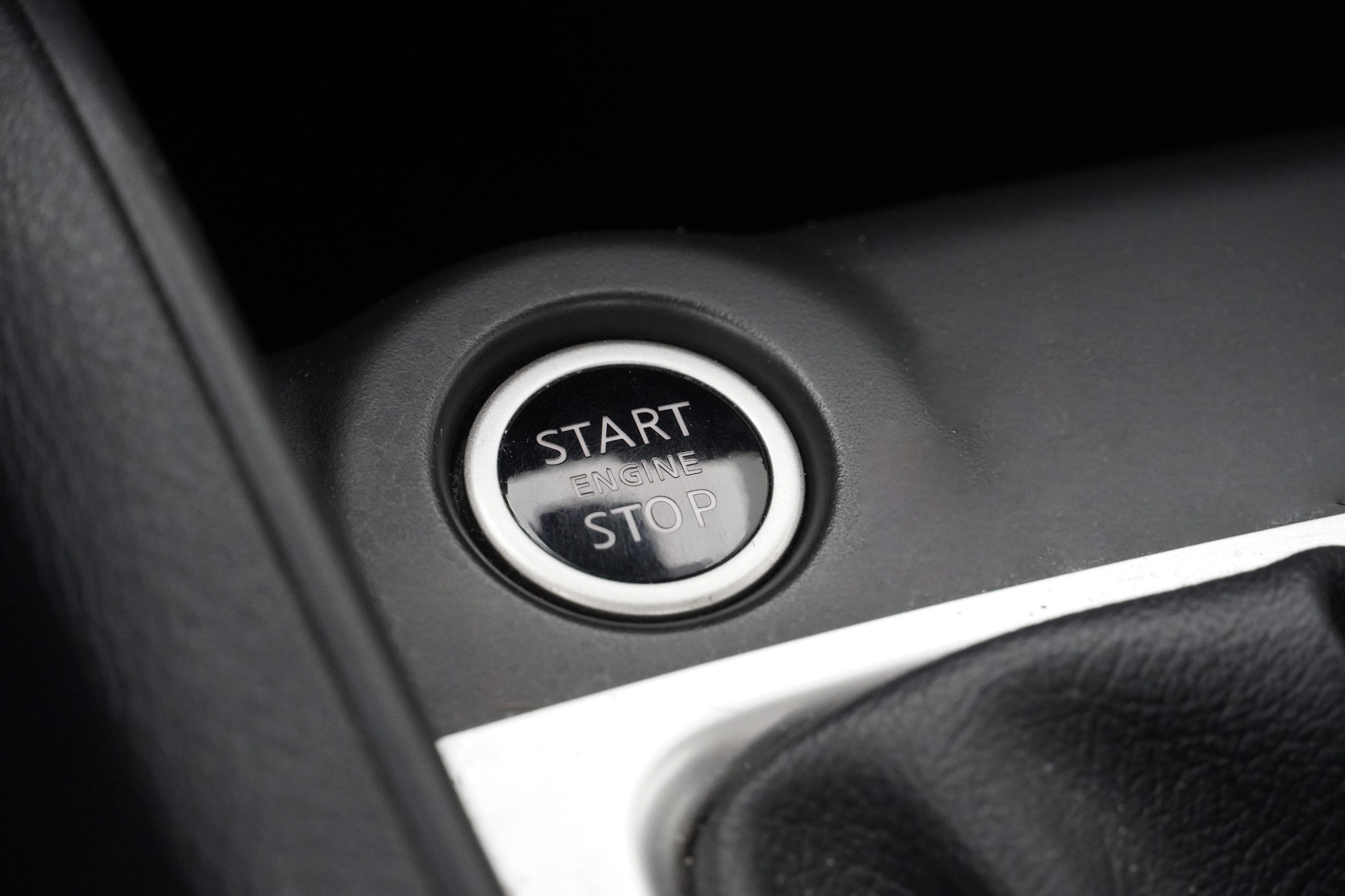 Used 2020 Nissan Versa S FWD image 18