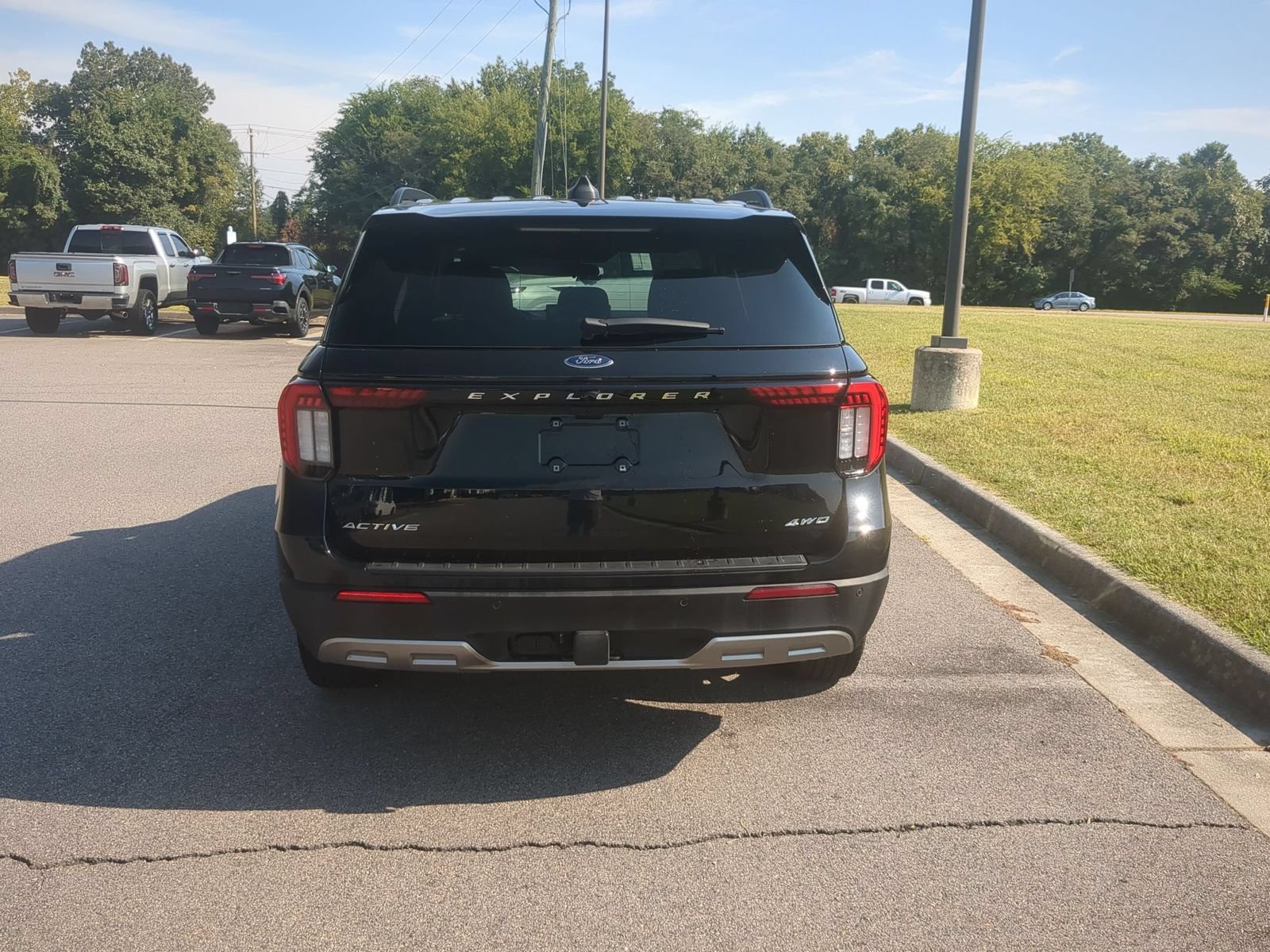 Used 2025 Ford Explorer Active w/ Active Comfort Package AWD/4WD image 4