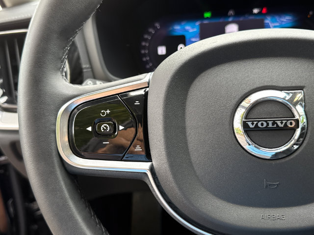 Used 2024 Volvo V60 B5 Cross Country Ultimate w/ Protection Package Premier AWD/4WD image 12
