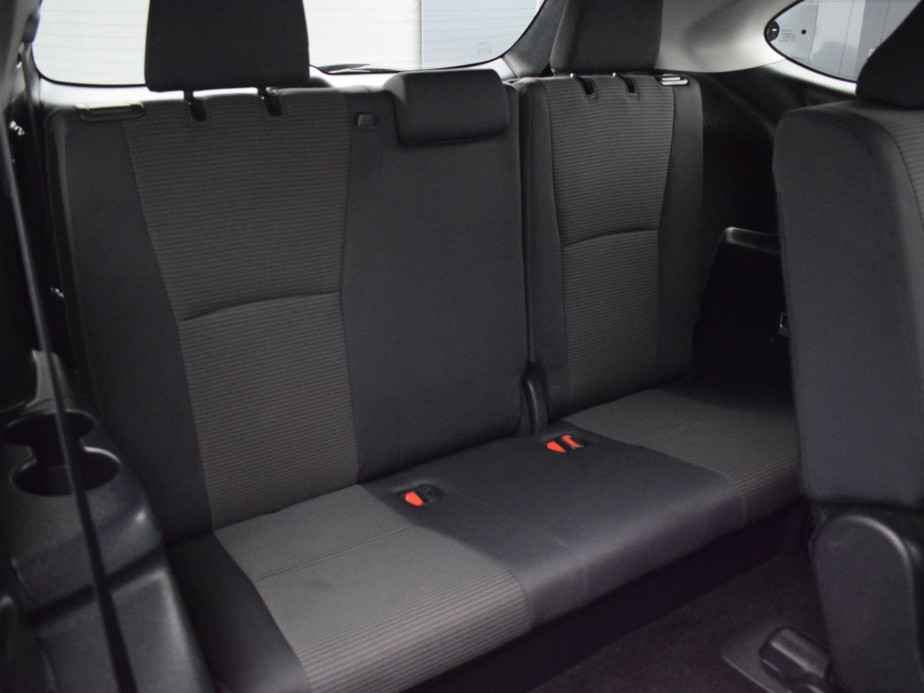 Used 2024 Toyota Highlander LE AWD/4WD image 12