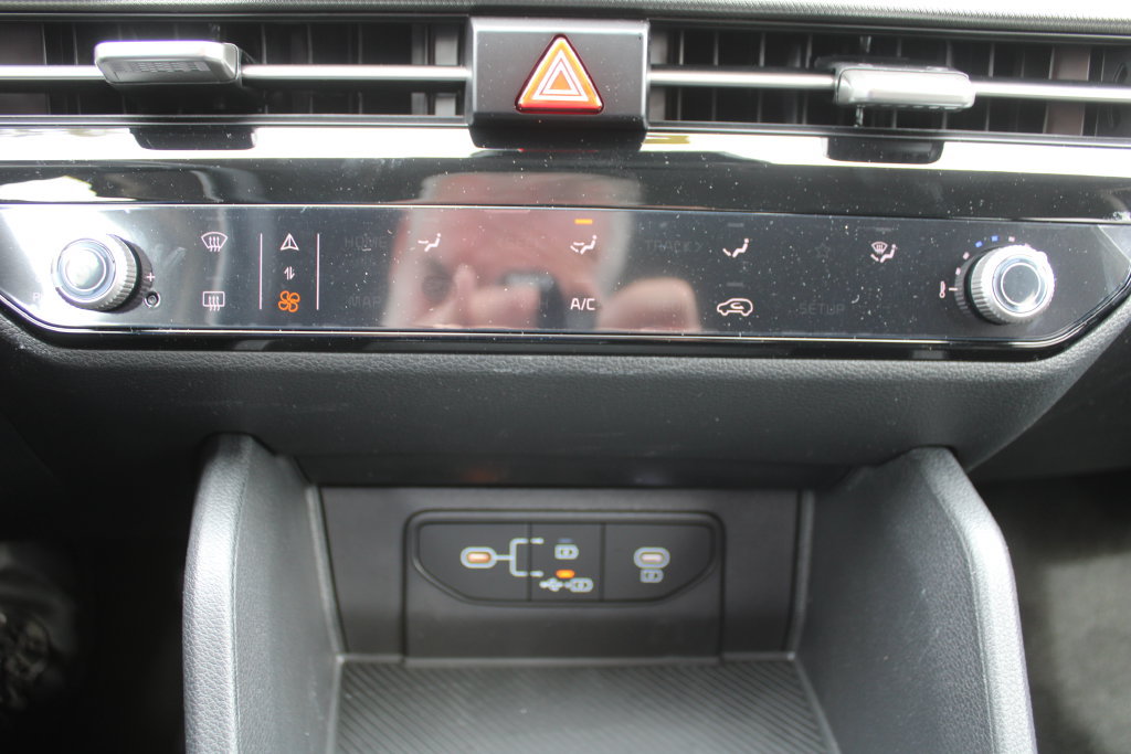 New 2027 Kia Sportage LX FWD image 36