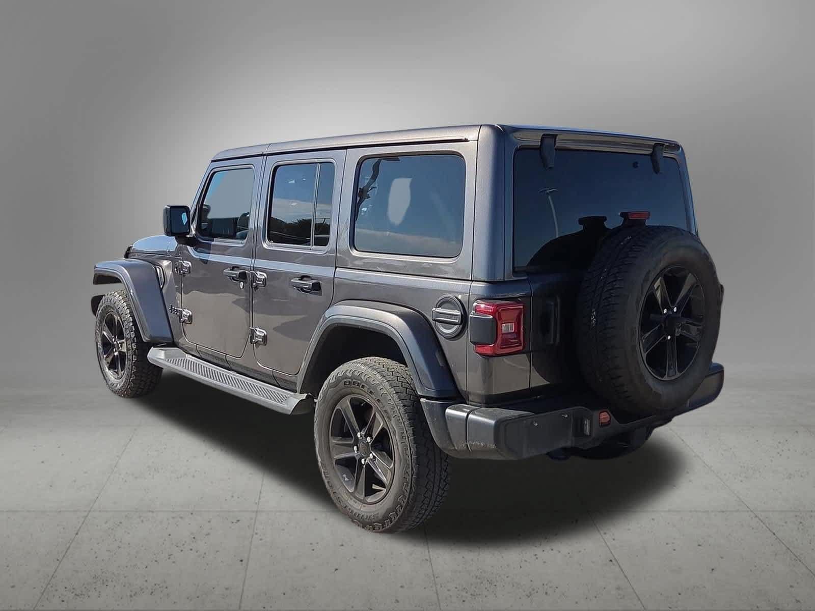 Used 2021 Jeep Wrangler Unlimited Sahara AWD/4WD image 4
