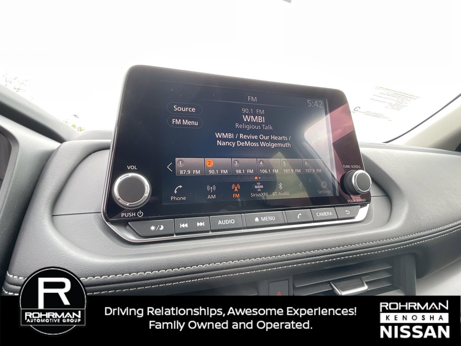 Used 2024 Nissan Rogue SV AWD/4WD image 7