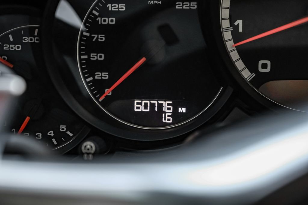 Used 2015 Porsche 911 Turbo S image 16