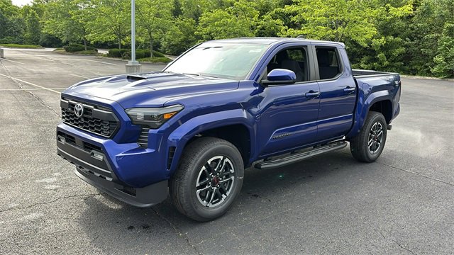 New 2025 Toyota Tacoma TRD Sport image 2