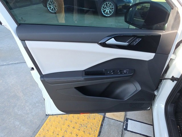 Used 2025 Volkswagen Taos S image 12