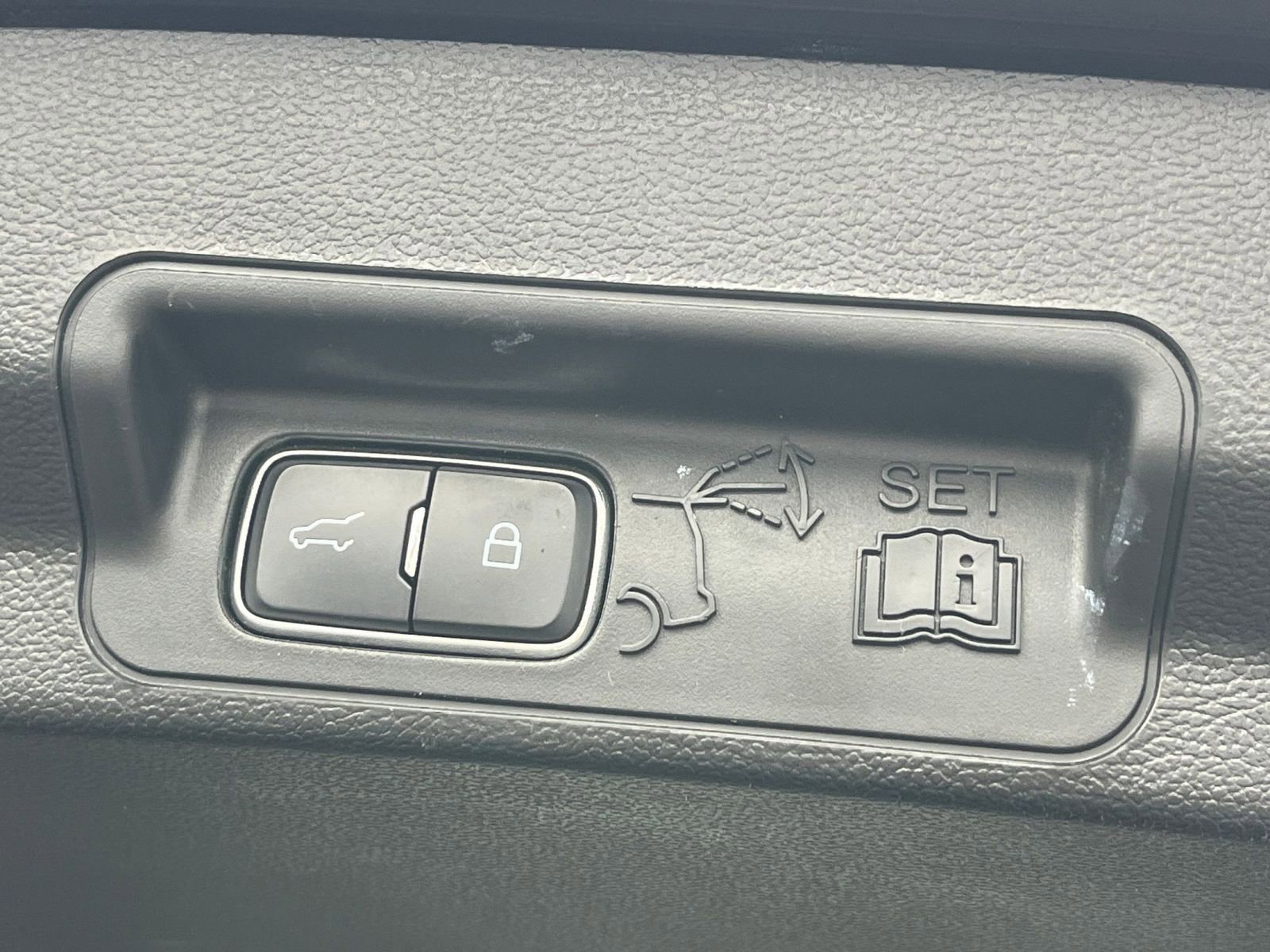 Used 2024 Ford Explorer XLT w/ Equipment Group 202A image 23