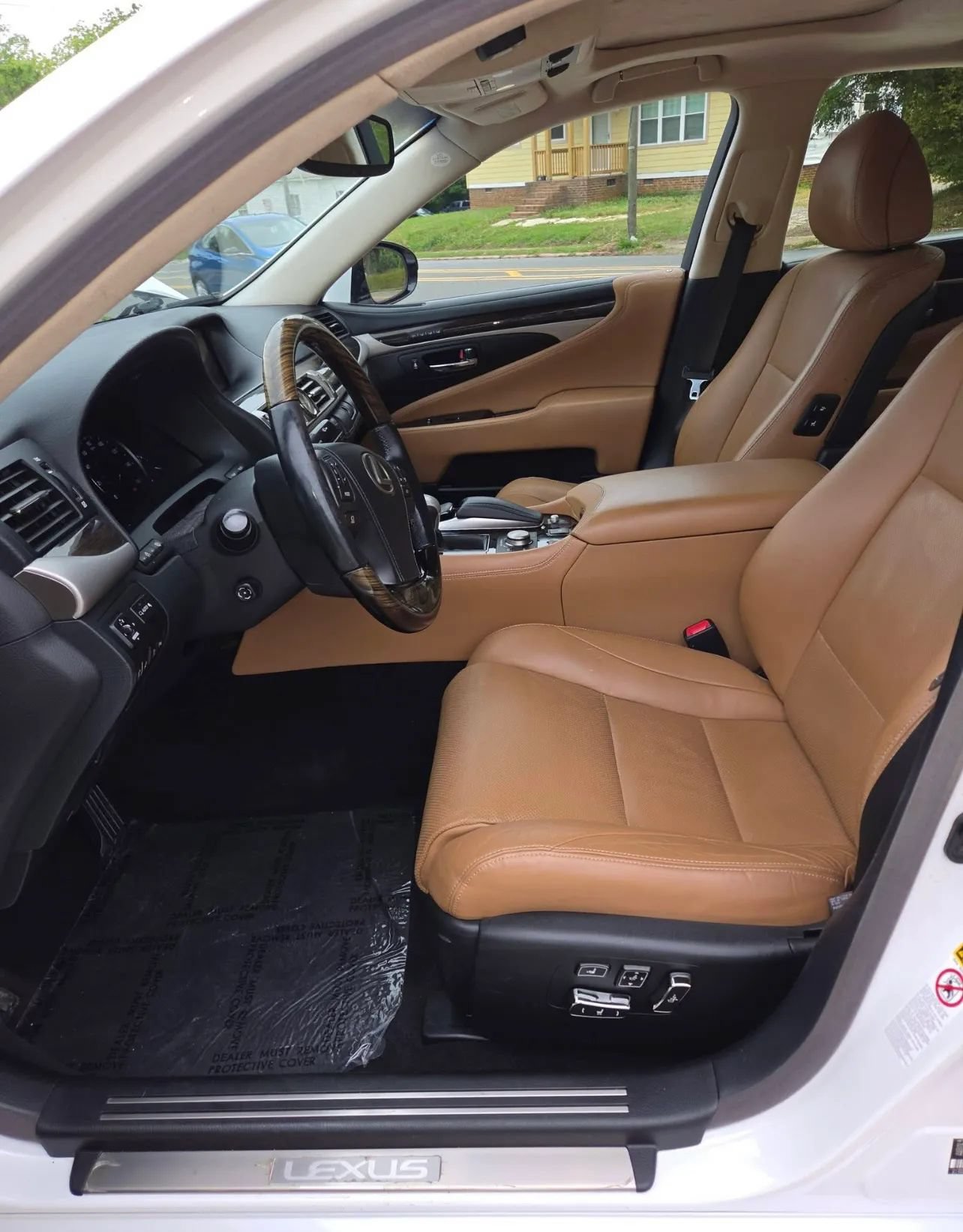 Used 2013 Lexus LS 460 w/ Comfort Pkg RWD image 14