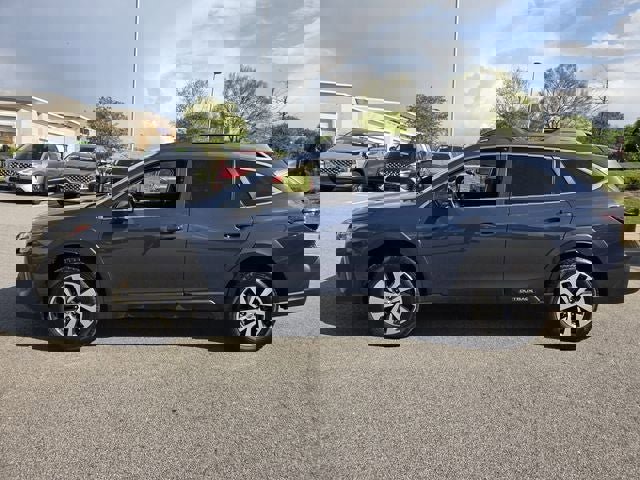 Used 2024 Subaru Outback Premium AWD/4WD image 2