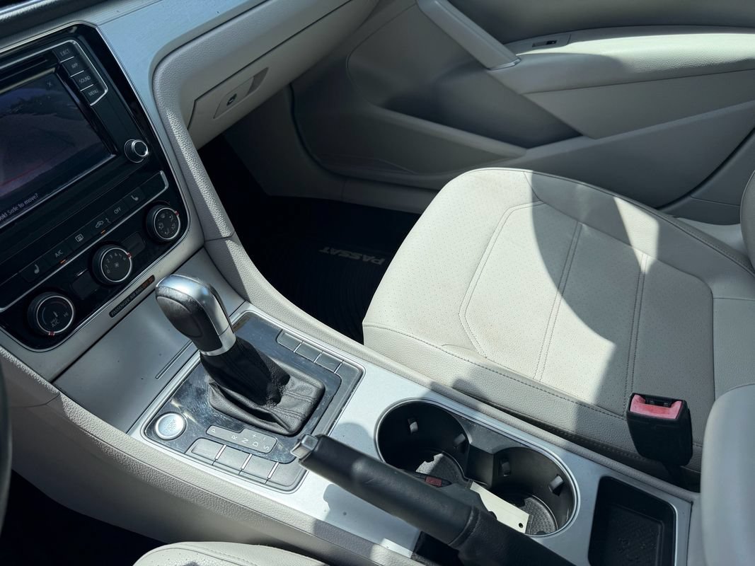 Used 2019 Volkswagen Passat 2.0T Wolfsburg w/ Wheels & Sunroof Package FWD image 17