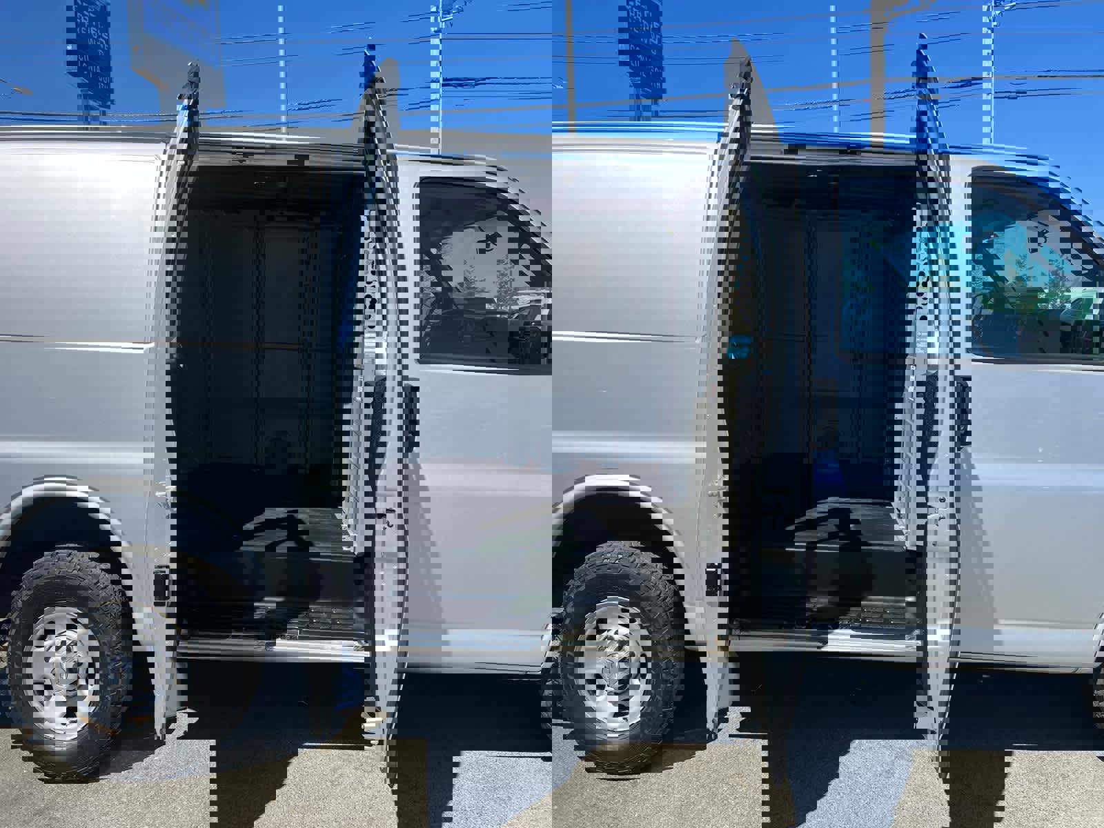 Certified 2019 Chevrolet Express 2500 w/ Chrome Appearance Package image 27