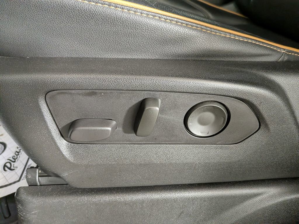 Used 2021 GMC Yukon AT4 w/ AT4 Premium Plus Package image 20