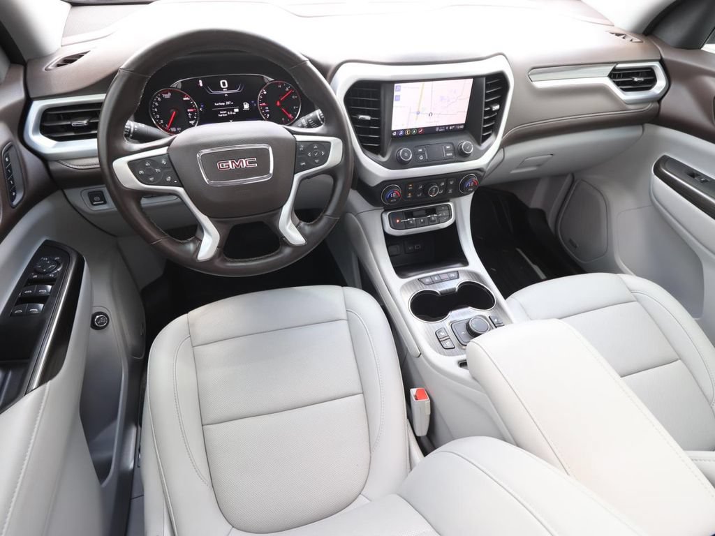 Used 2023 GMC Acadia SLT w/ Technology Package FWD image 9