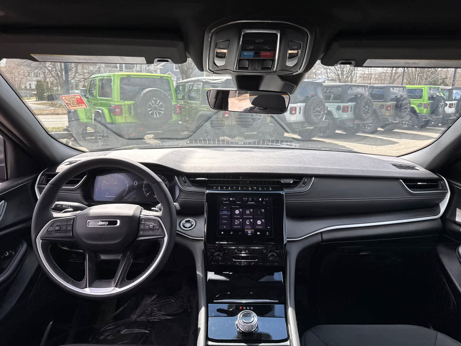 Used 2025 Jeep Grand Cherokee L Laredo w/ Luxury Tech Group I AWD/4WD image 30