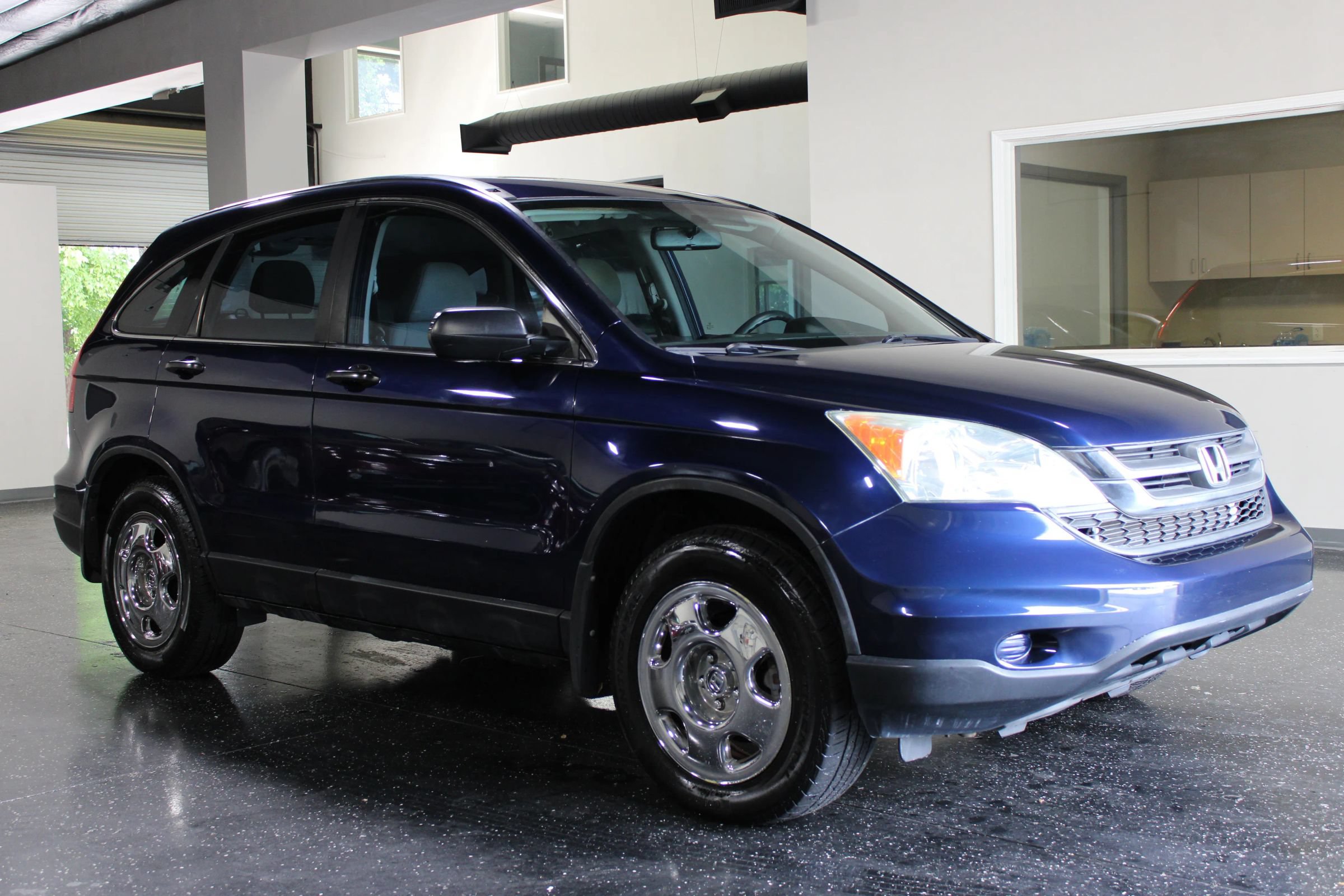 Used 2011 Honda CR-V LX image 1