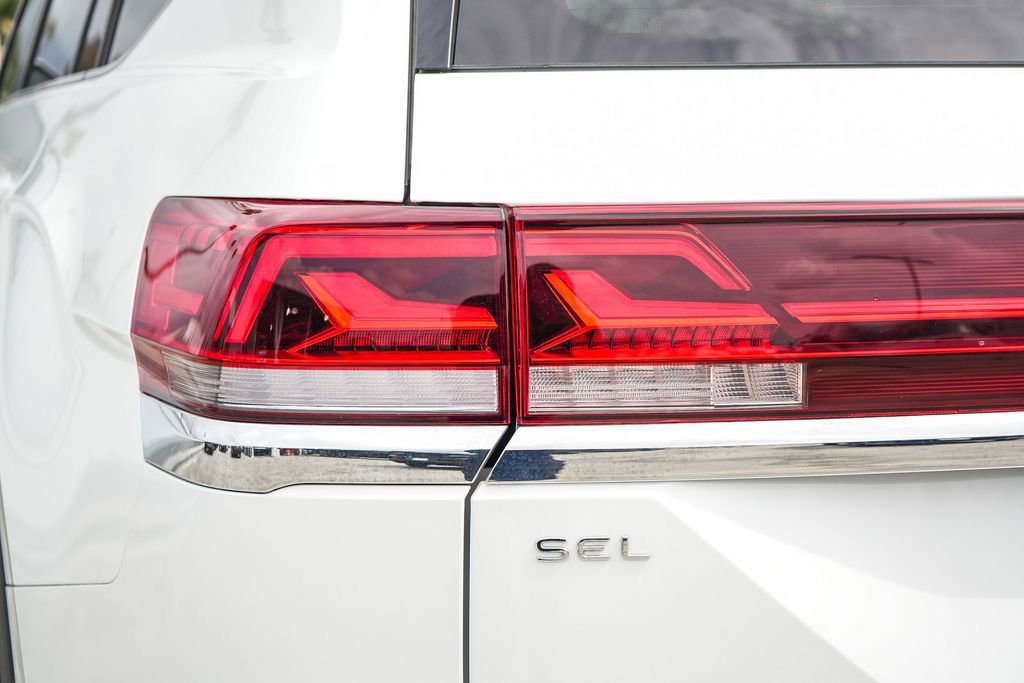 Used 2025 Volkswagen Atlas SEL AWD/4WD image 10