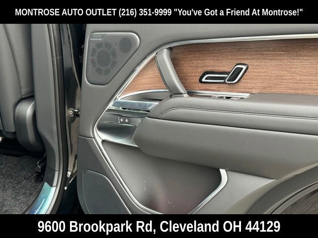 New 2025 Land Rover Range Rover SE image 30