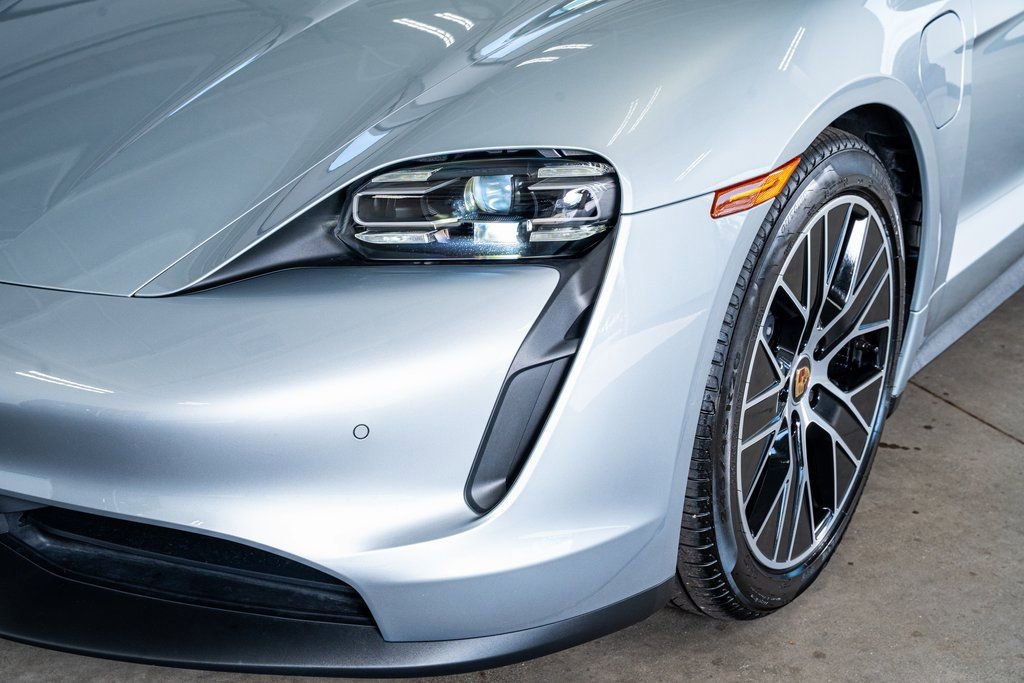 Used 2024 Porsche Taycan image 12