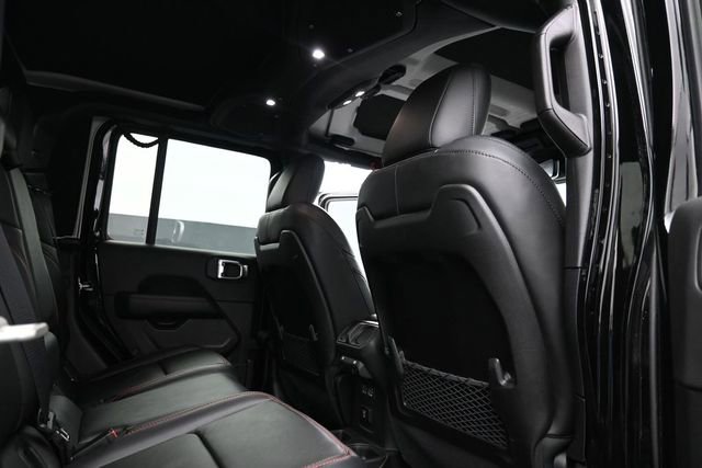 Used 2024 Jeep Gladiator Rubicon w/ Technology Group AWD/4WD image 25