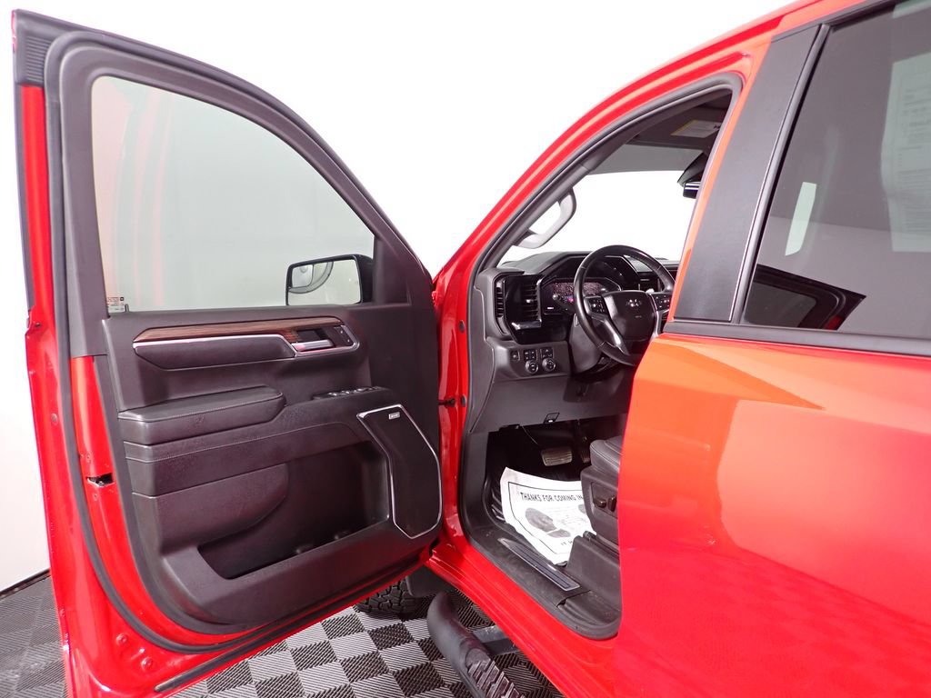 Used 2024 Chevrolet Silverado 1500 LT Trail Boss w/ Convenience Package II AWD/4WD image 19