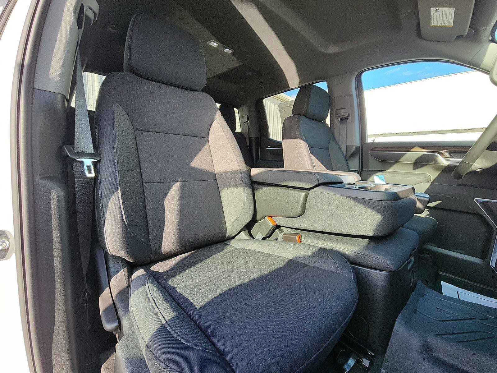 New 2026 Chevrolet Silverado 1500 LT w/ LPO, Dark Essentials Package AWD/4WD image 23